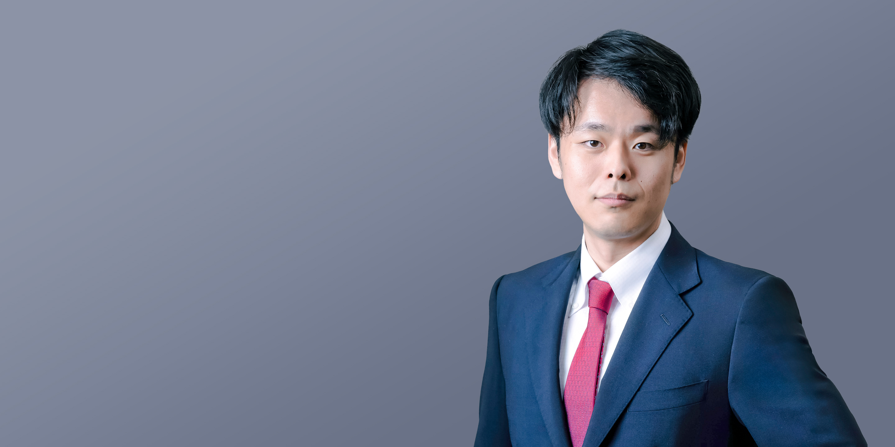 金 載中